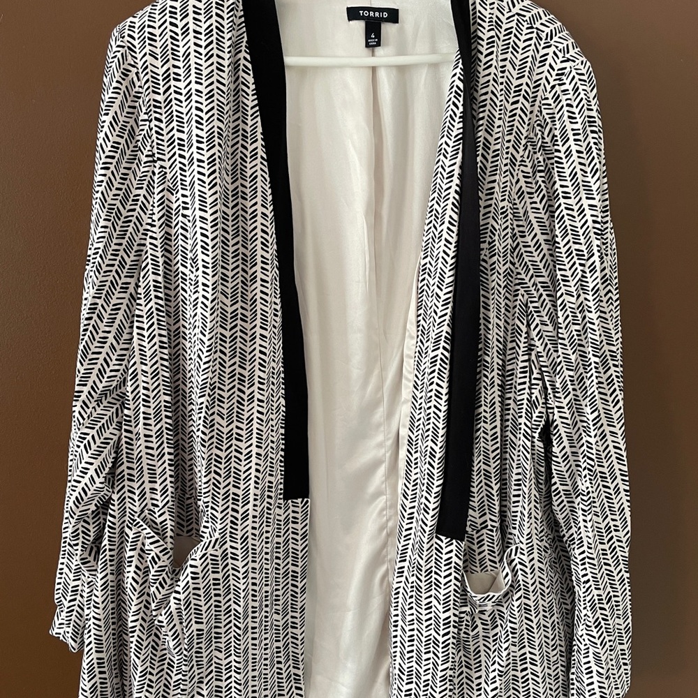 Torrid Black and White Patterned Blazer